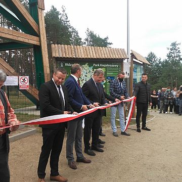 Grafika Uroczyste otwarcie wieży widokowej w Przytarni w gminie Karsin