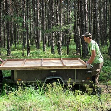 Grafika Budowa czatowni we Wdzydzkim Parku Krajobrazowym