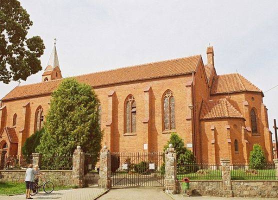 Kościół katolicki w Lipuszu